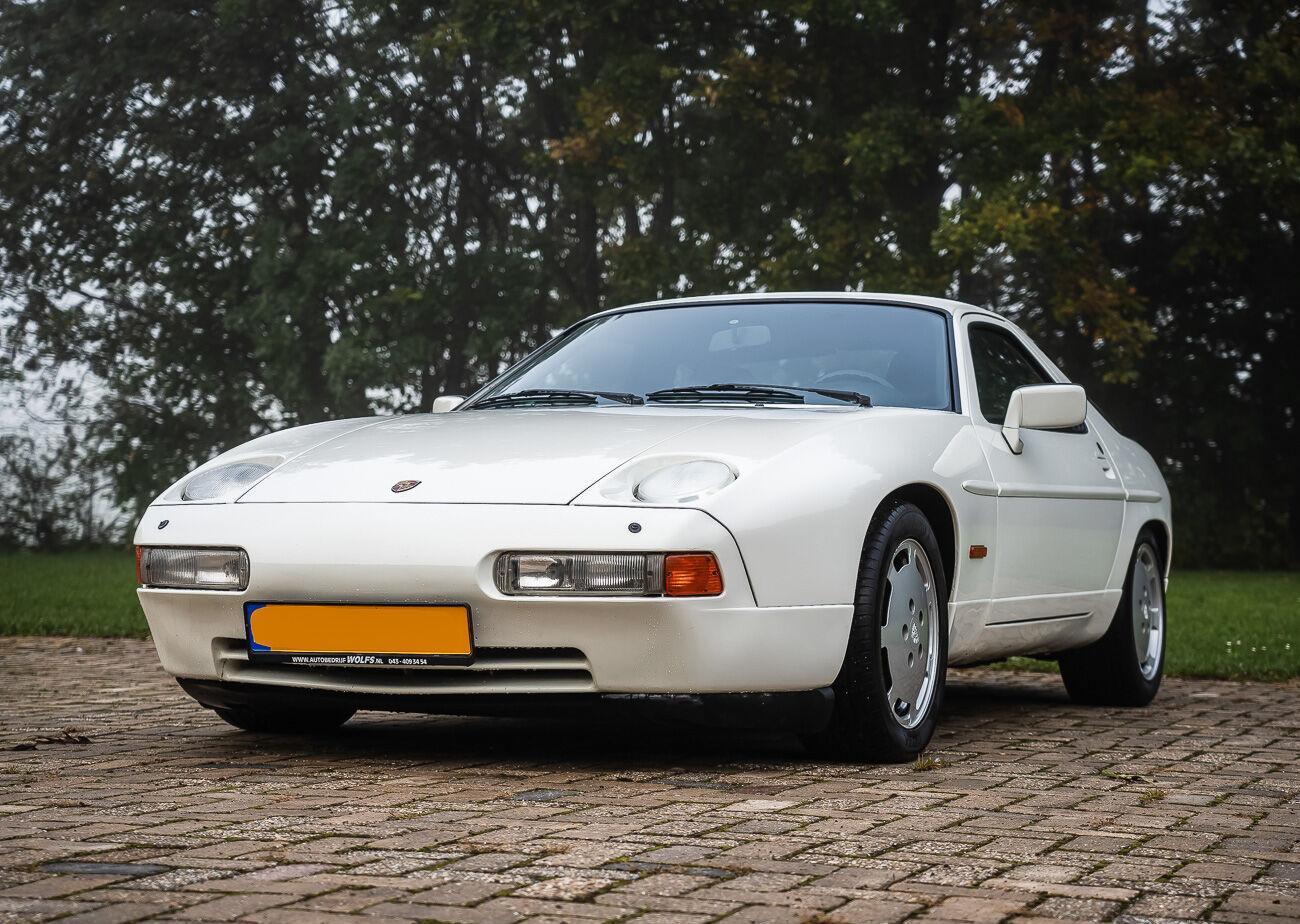 Porsche 928