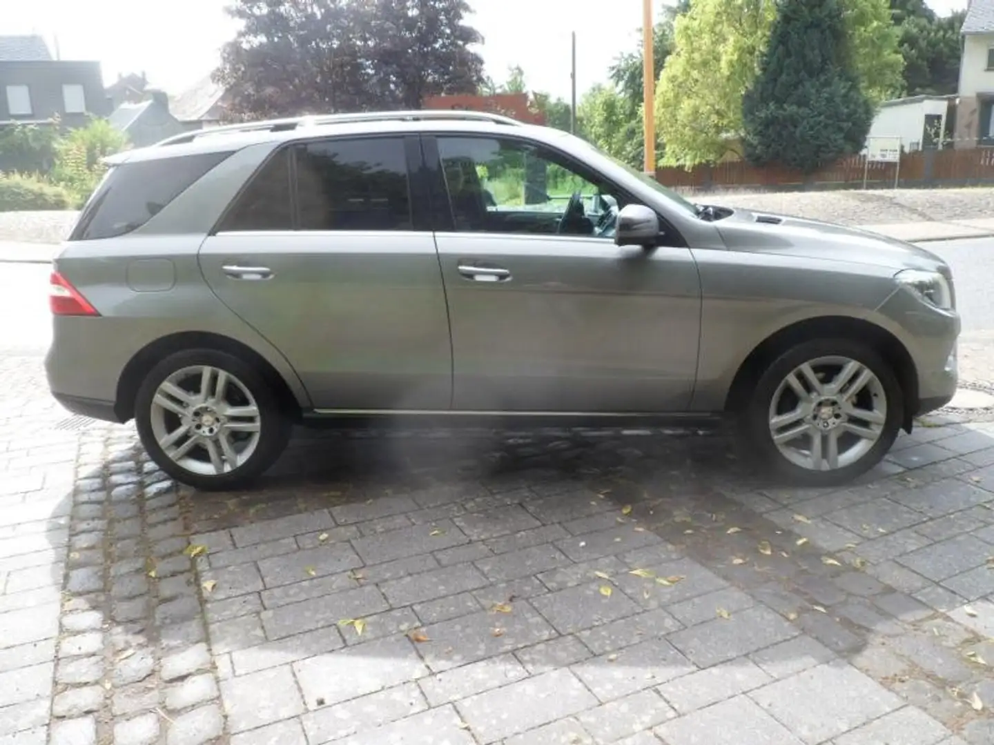Mercedes-Benz ML 350 4MATIC (BlueEFFICIENCY) 7G-TRONIC