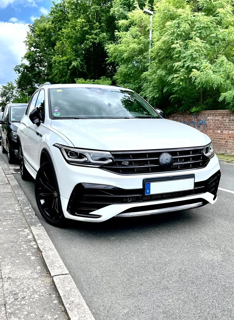 Volkswagen Tiguan 2.0 TDI R-Line BLACK STYLE 4M DSG AHK Sthzg IQ Lig